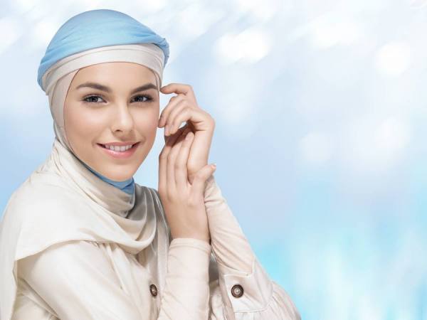 Photograph Ully Zoelkarnain  Wardah Cosmetic on One Eyeland